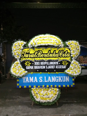 Papan Bunga Duka di Pantan Cuaca